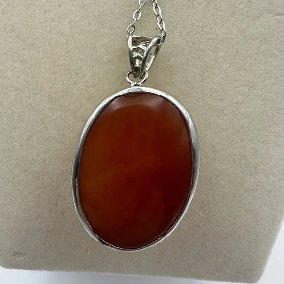 Druzy Agate Oval Pendant Necklace on Silver Copper Chain - Picture 7 of 16